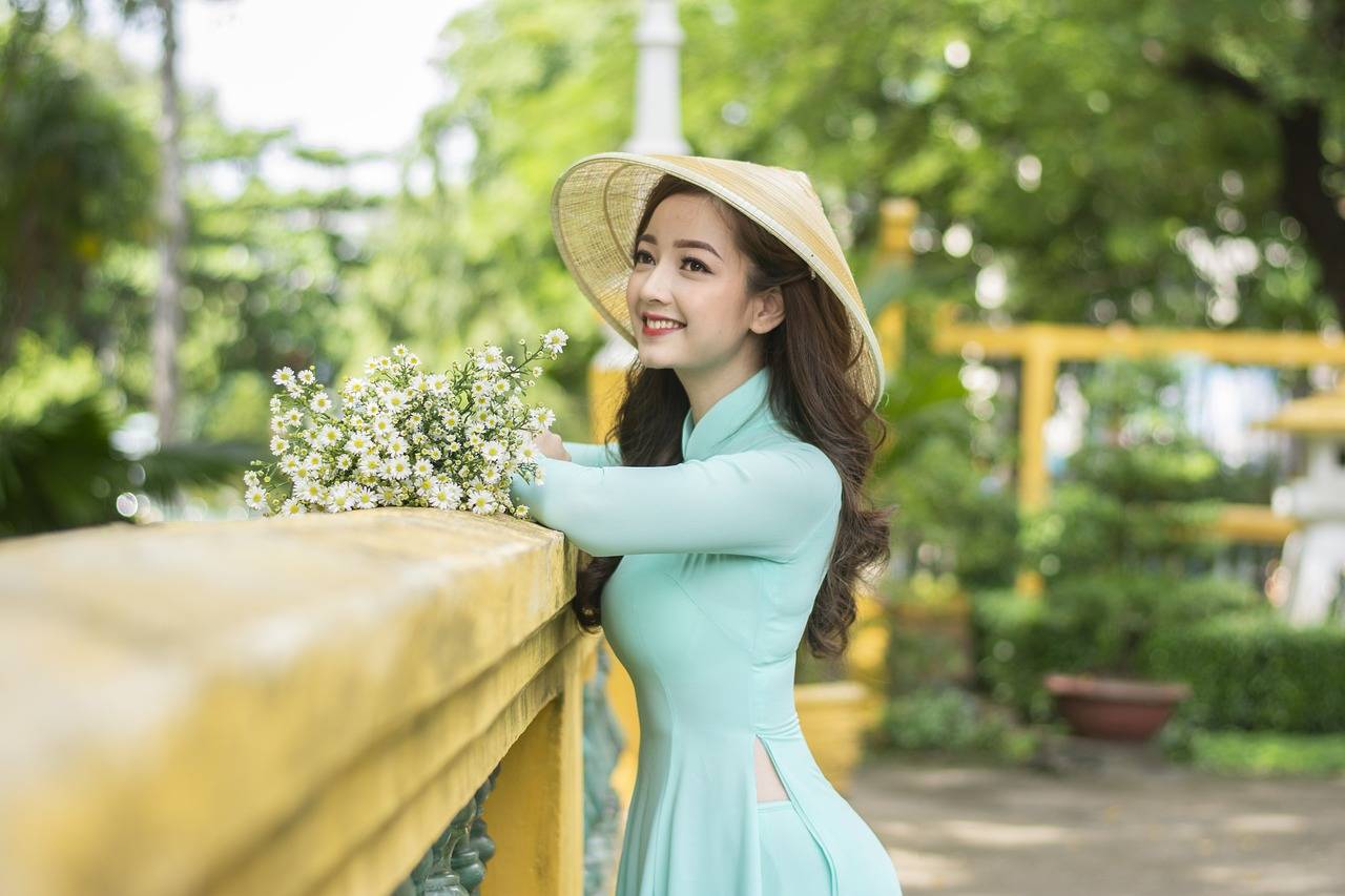 From Runway to Retail: How Fashion Trends Make It to the Masses